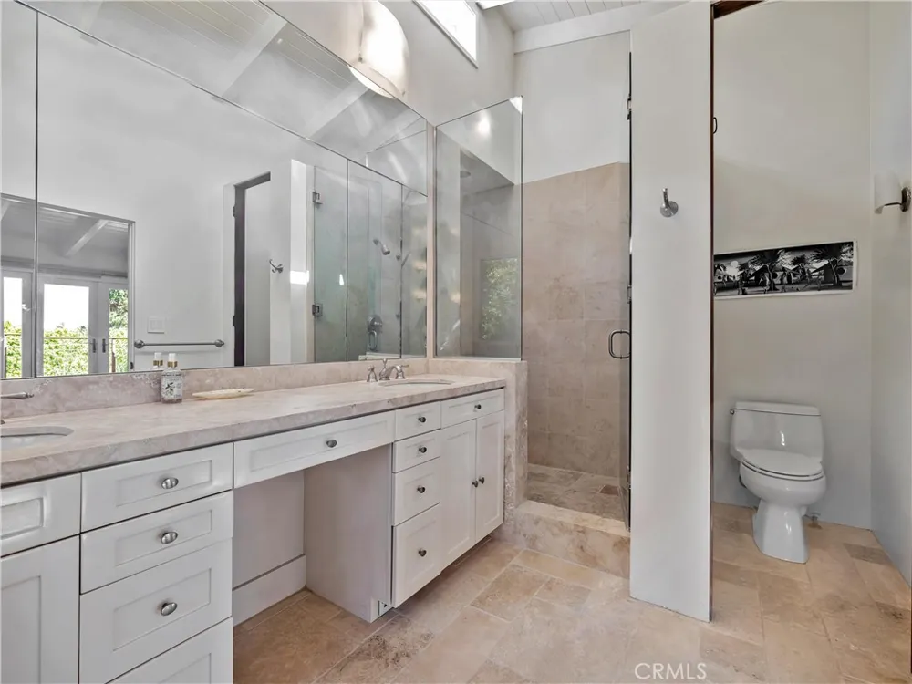 3635 Serra Road Malibu, CA 90265