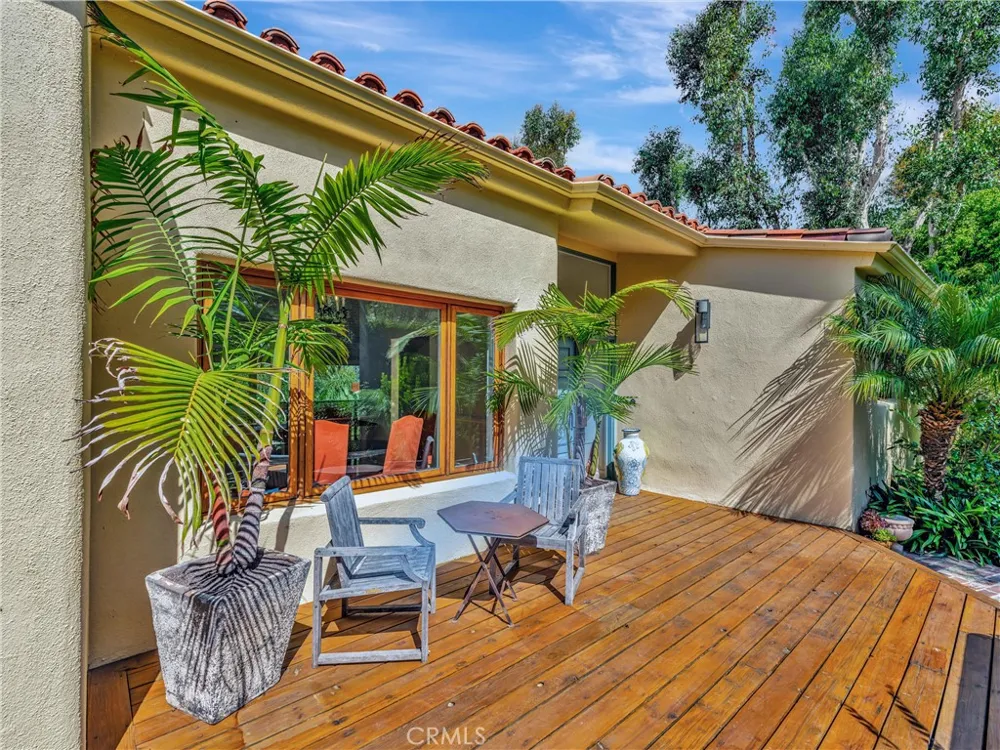 3635 Serra Road Malibu, CA 90265