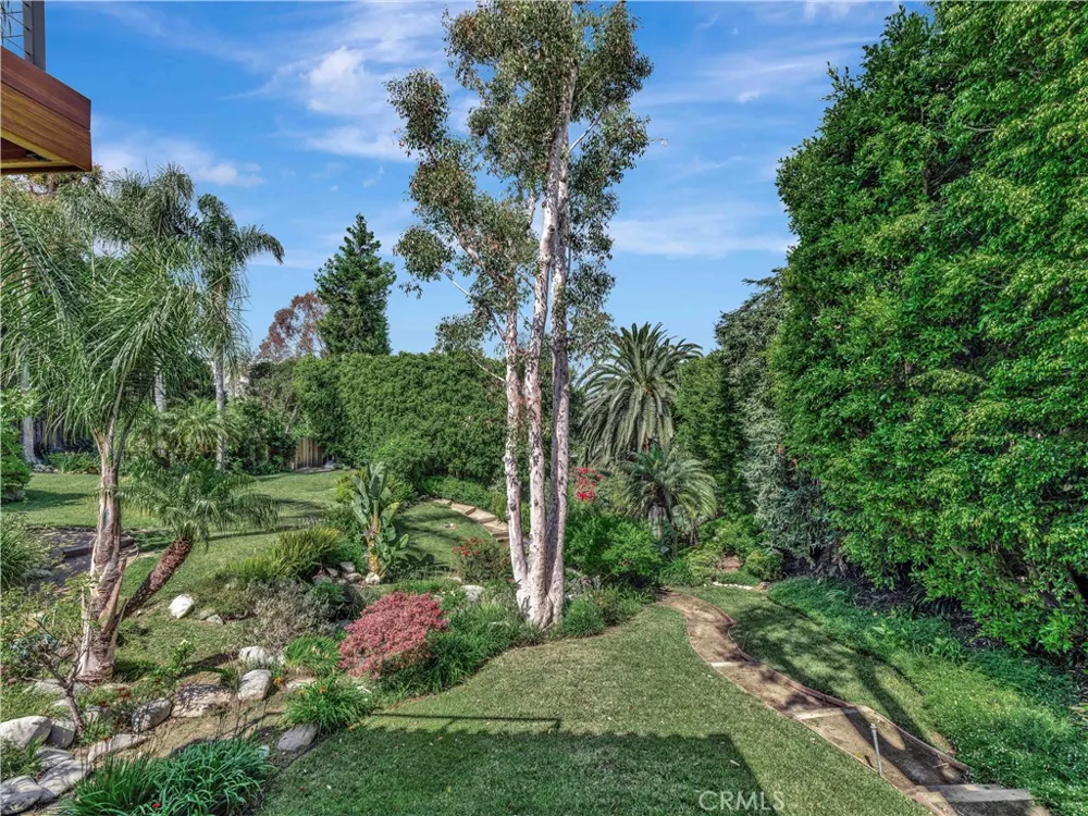 3635 Serra Road Malibu, CA 90265