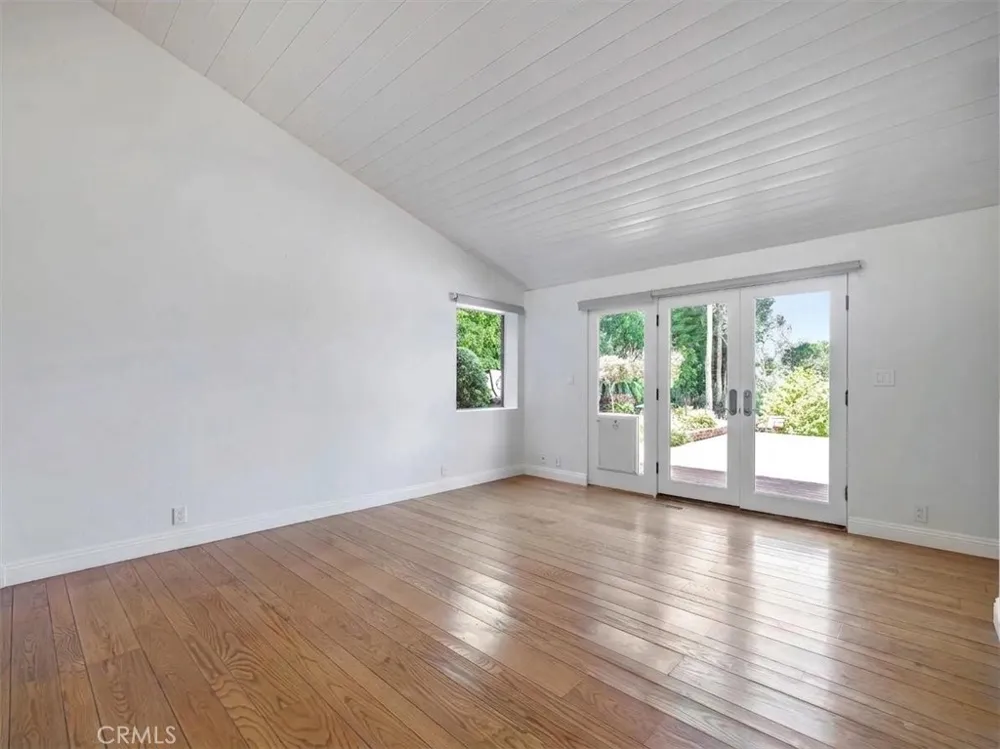3635 Serra Road Malibu, CA 90265