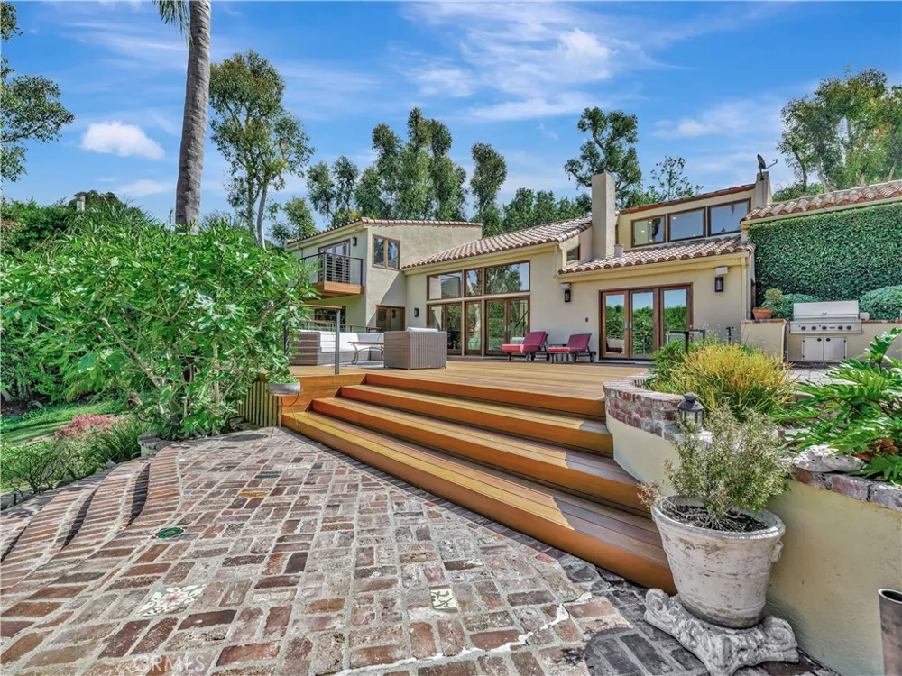 3635 Serra Road Malibu, CA 90265