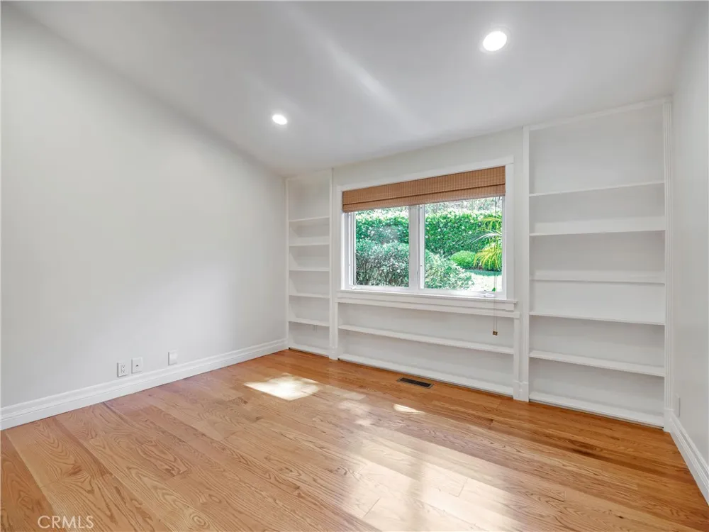 3635 Serra Road Malibu, CA 90265