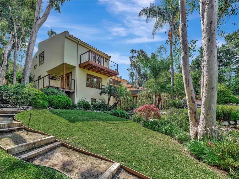 3635 Serra Road Malibu, CA 90265