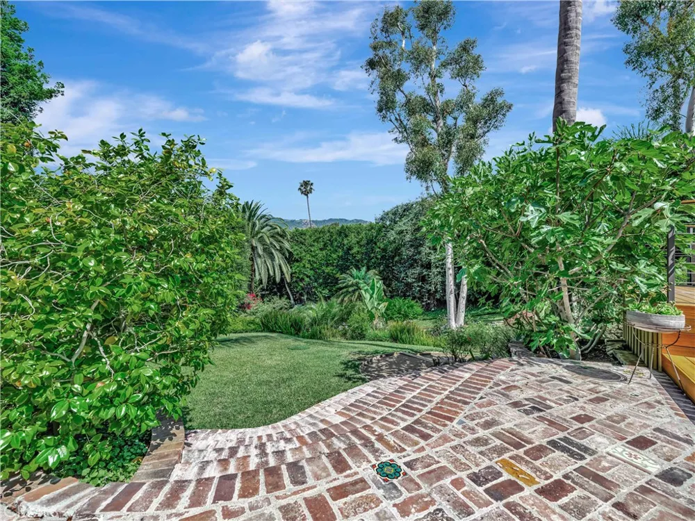 3635 Serra Road Malibu, CA 90265