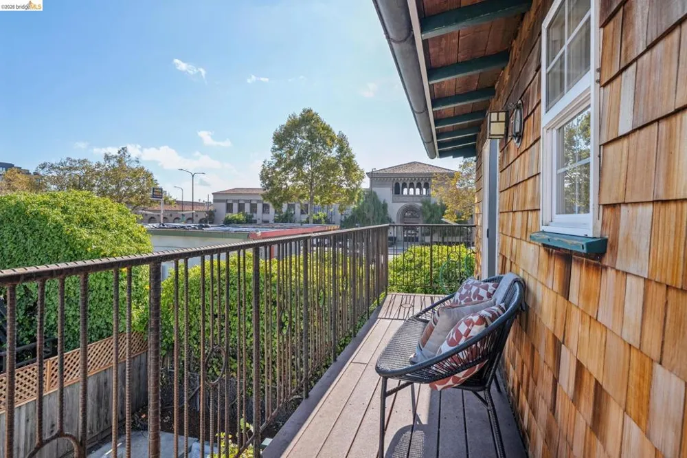1106 Russell St Berkeley, CA 94702