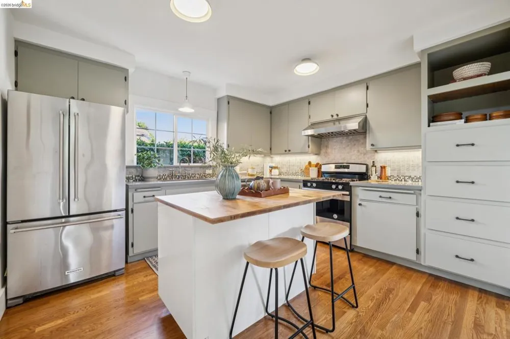 1106 Russell St Berkeley, CA 94702