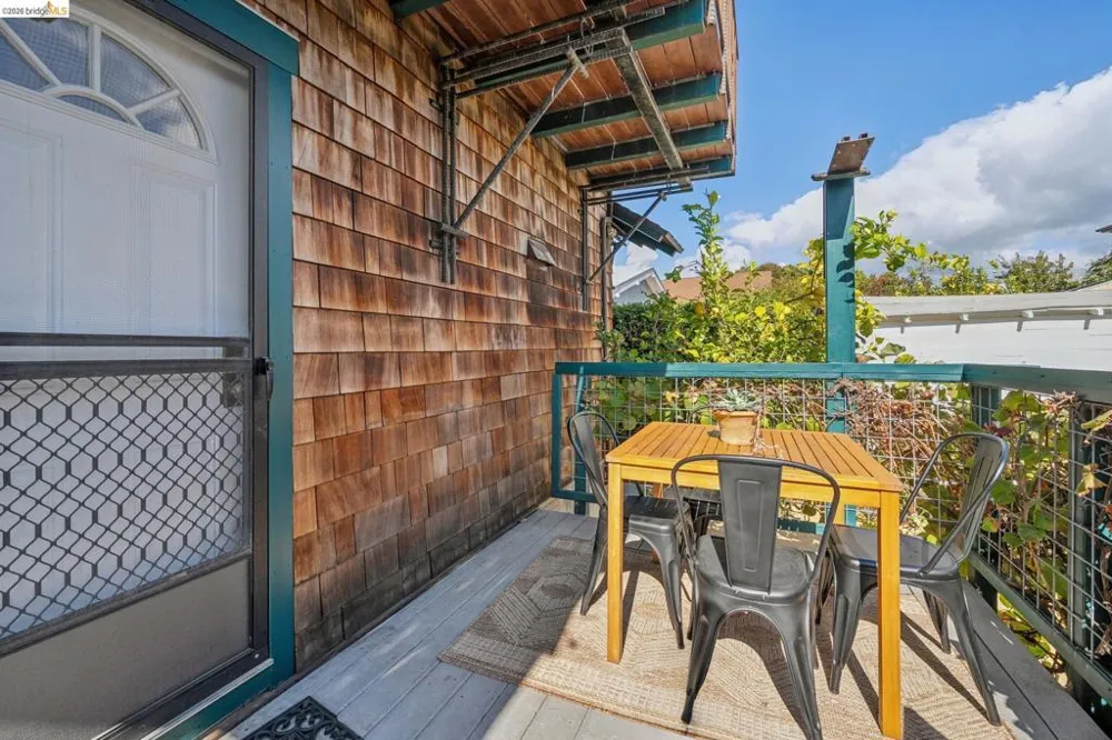 1106 Russell St Berkeley, CA 94702