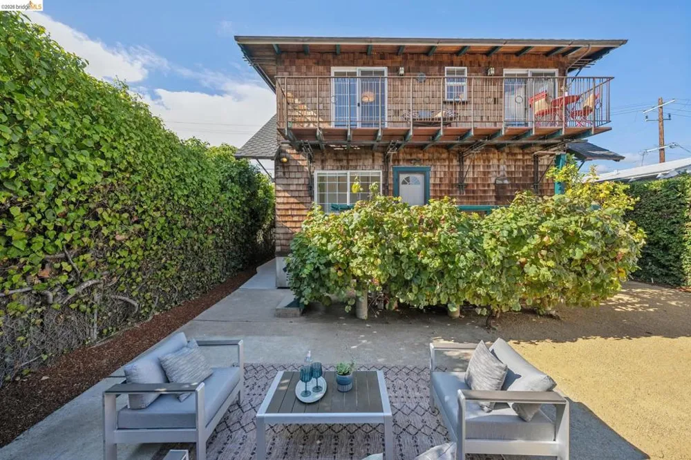 1106 Russell St Berkeley, CA 94702