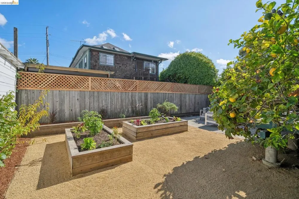 1106 Russell St Berkeley, CA 94702
