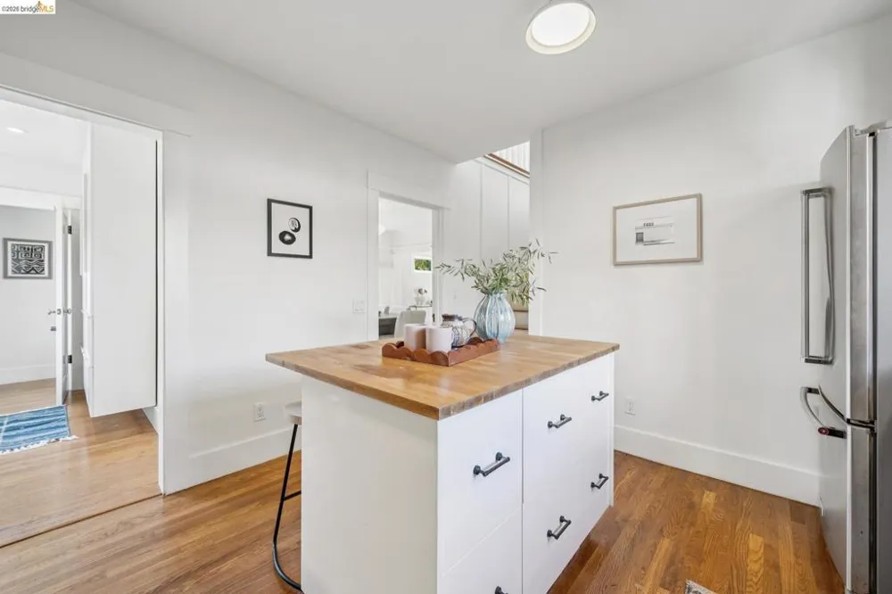 1106 Russell St Berkeley, CA 94702