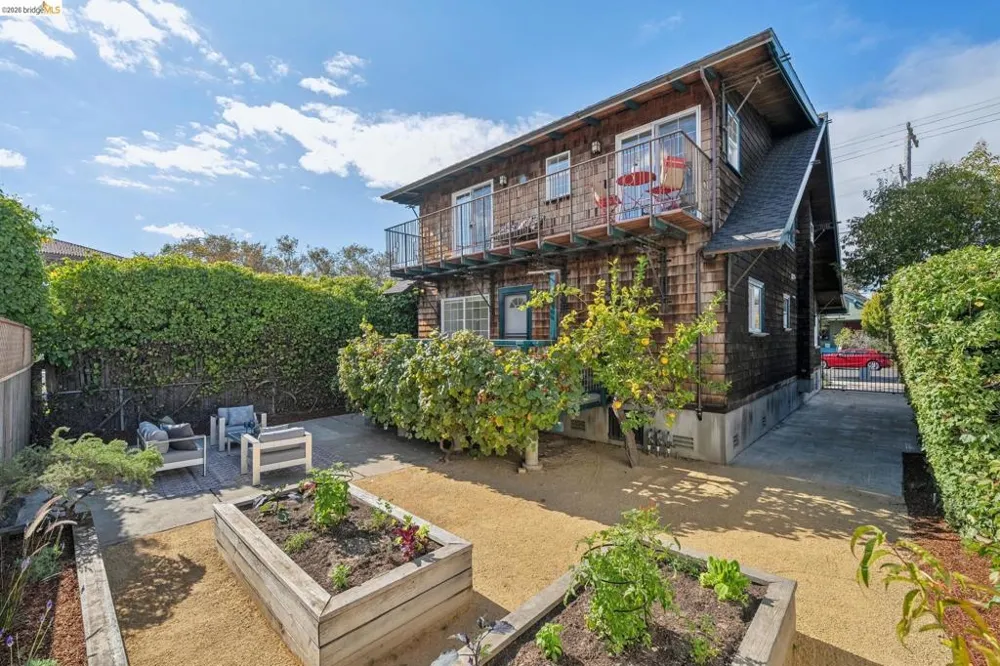 1106 Russell St Berkeley, CA 94702
