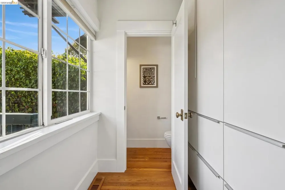 1106 Russell St Berkeley, CA 94702