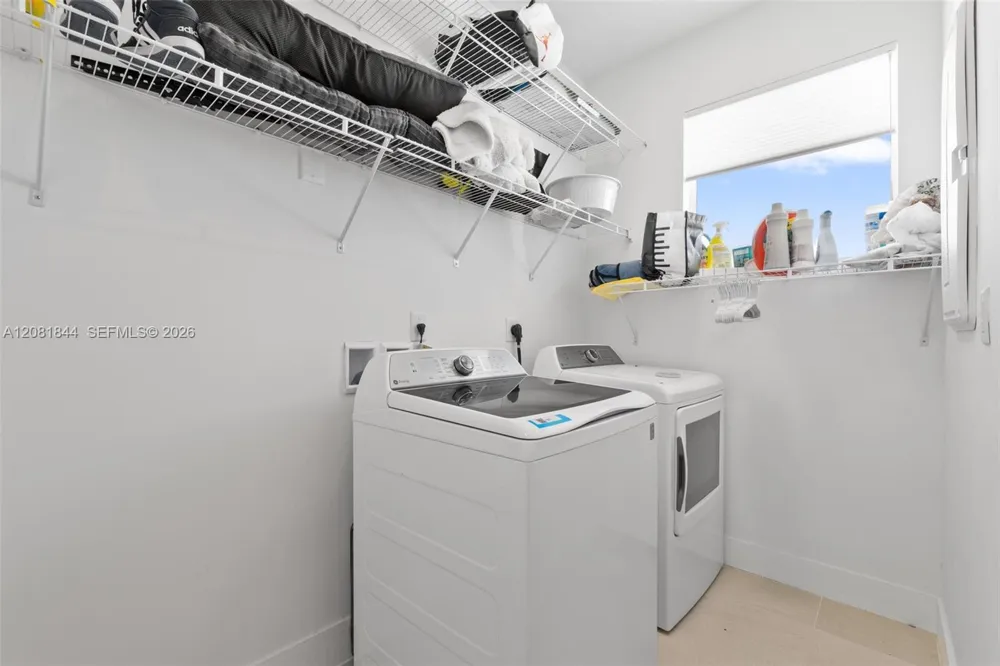 6810 NW 103rd Pl Doral, FL 33178