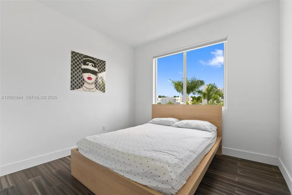 6810 NW 103rd Pl Doral, FL 33178