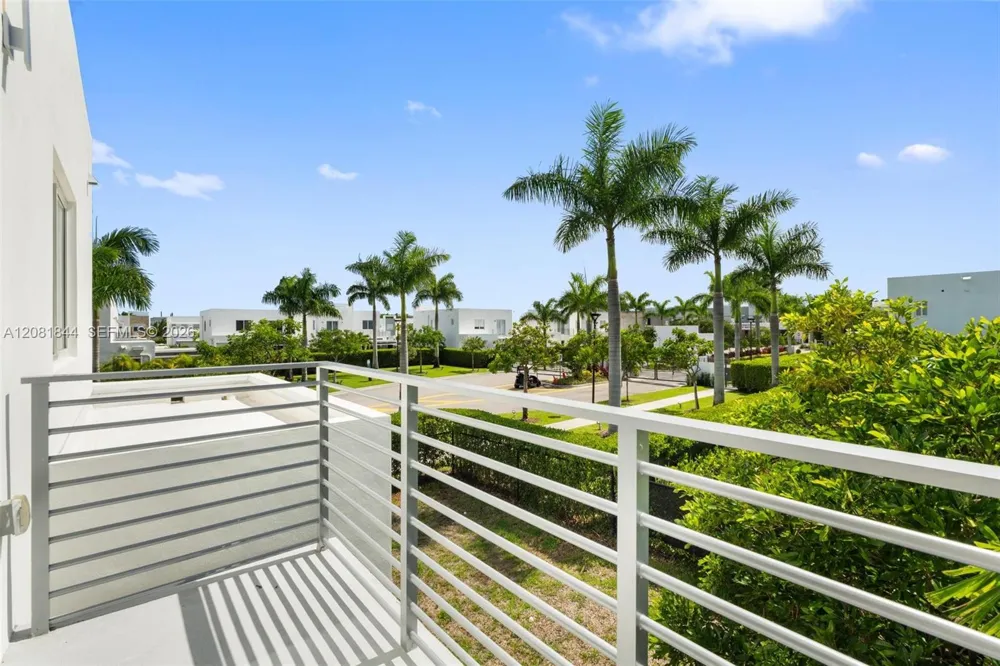 6810 NW 103rd Pl Doral, FL 33178
