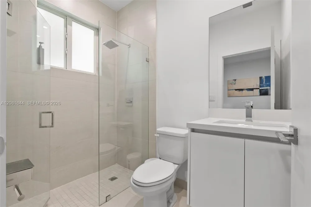 6810 NW 103rd Pl Doral, FL 33178