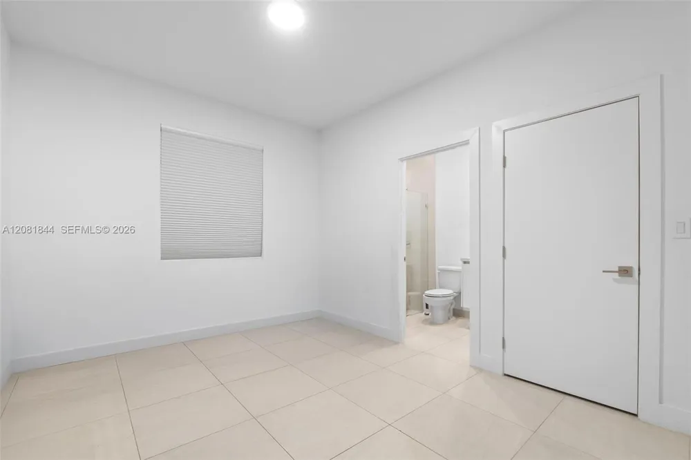 6810 NW 103rd Pl Doral, FL 33178