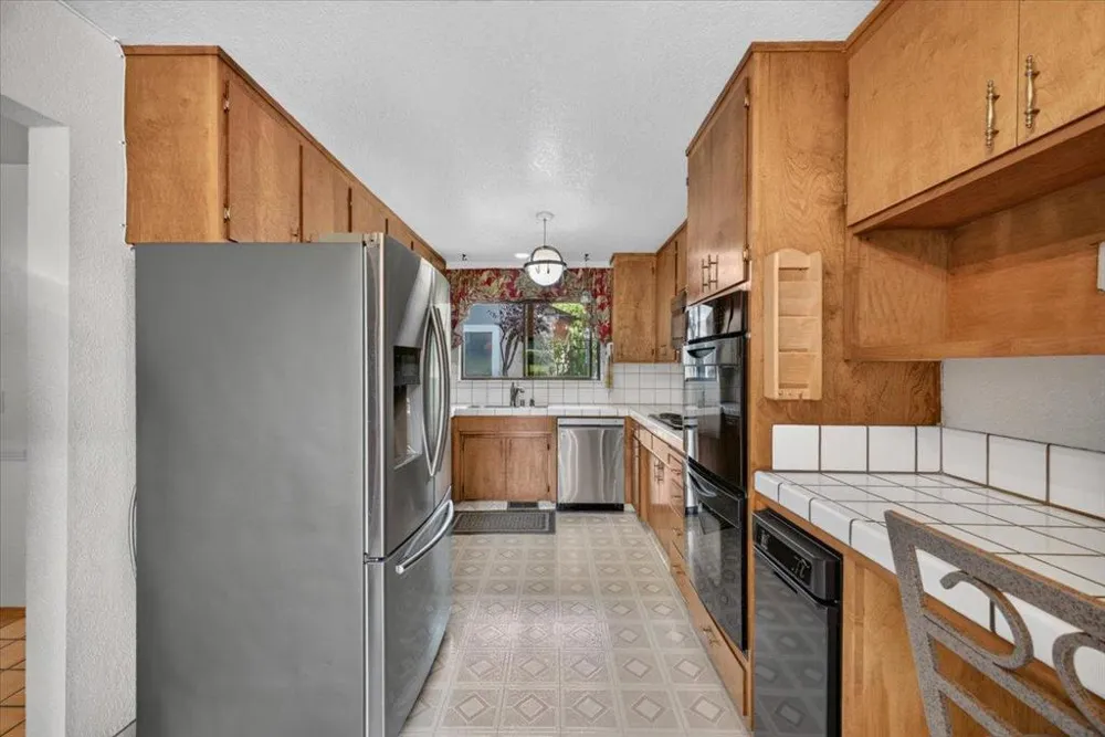 290 Joes Lane Hollister, CA 95023