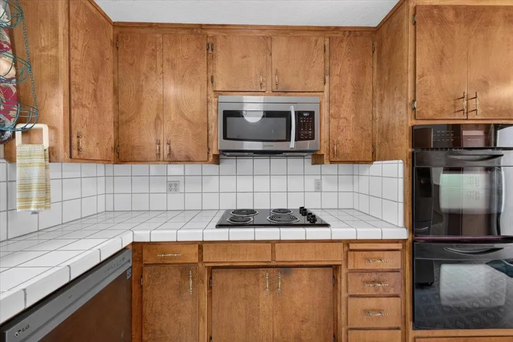 290 Joes Lane Hollister, CA 95023