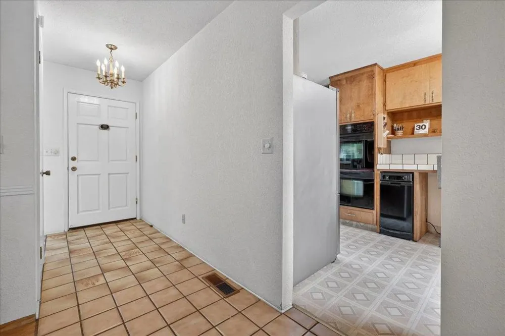 290 Joes Lane Hollister, CA 95023