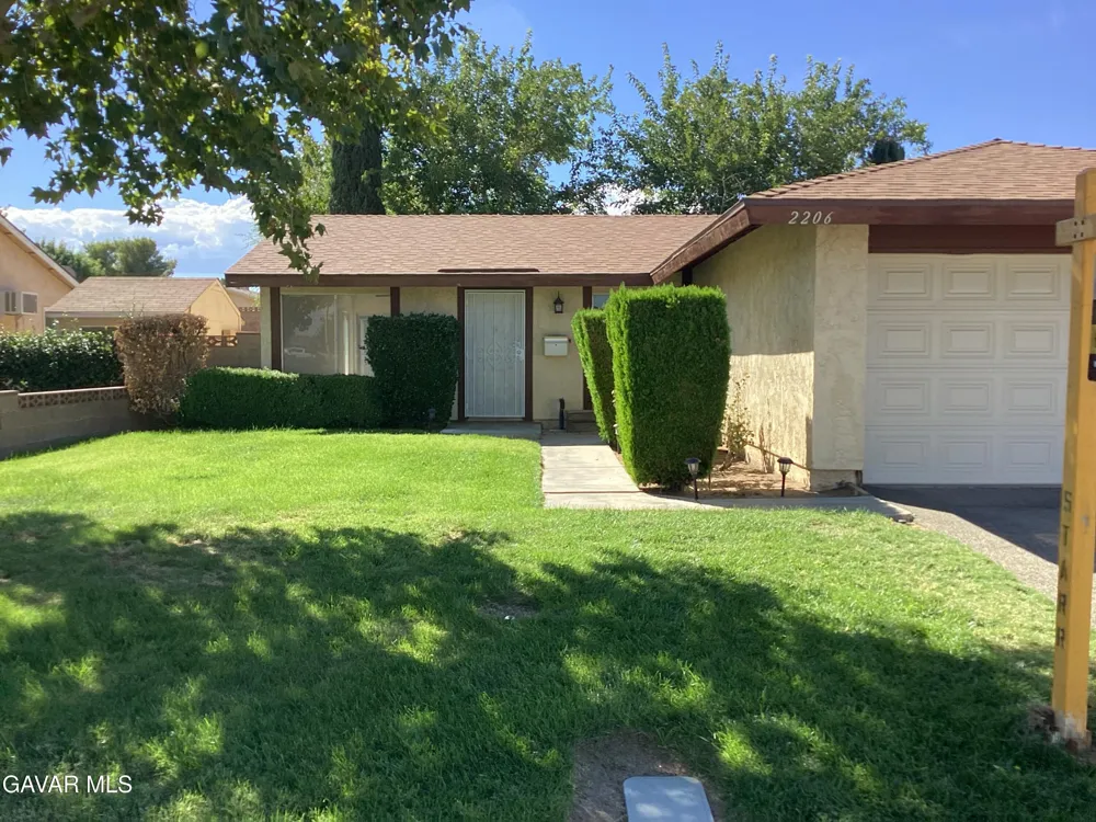 2206 W Avenue K14 Lancaster, CA 93536