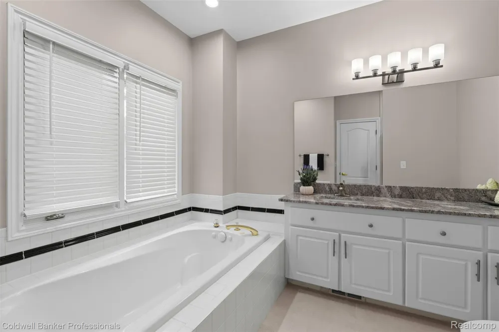3623 Cedar Shake Drive Rochester Hills City, MI 48309