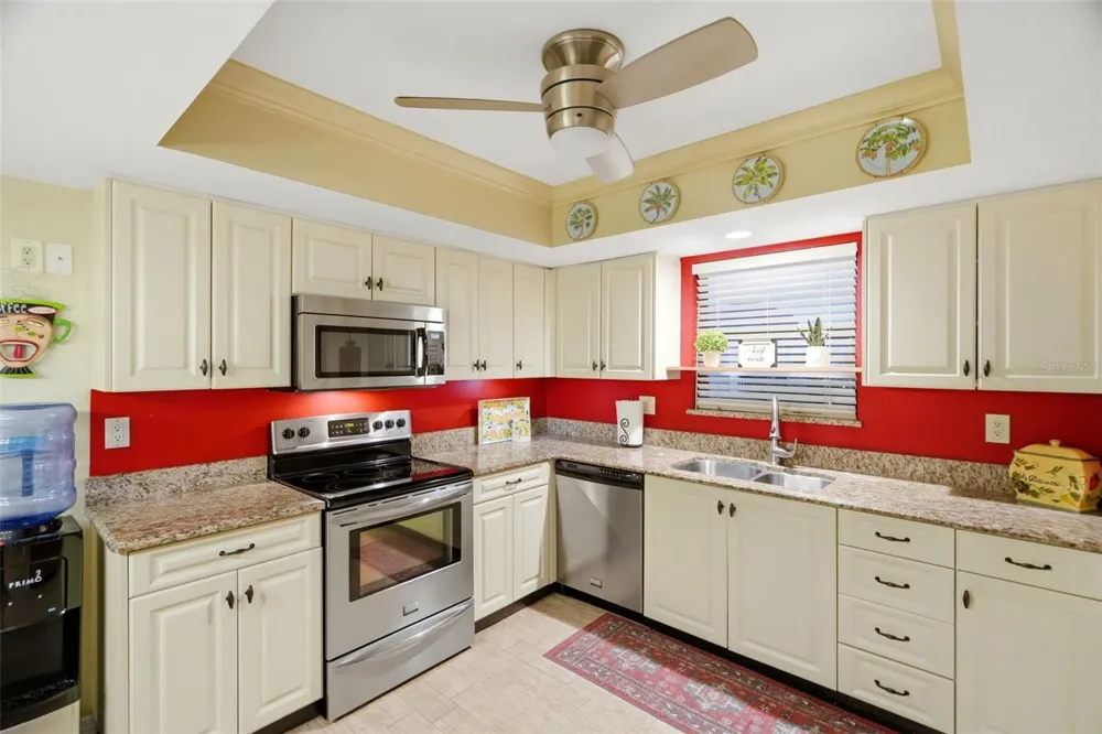 3207 GREEN DOLPHIN STREET Tarpon Springs, FL 34689