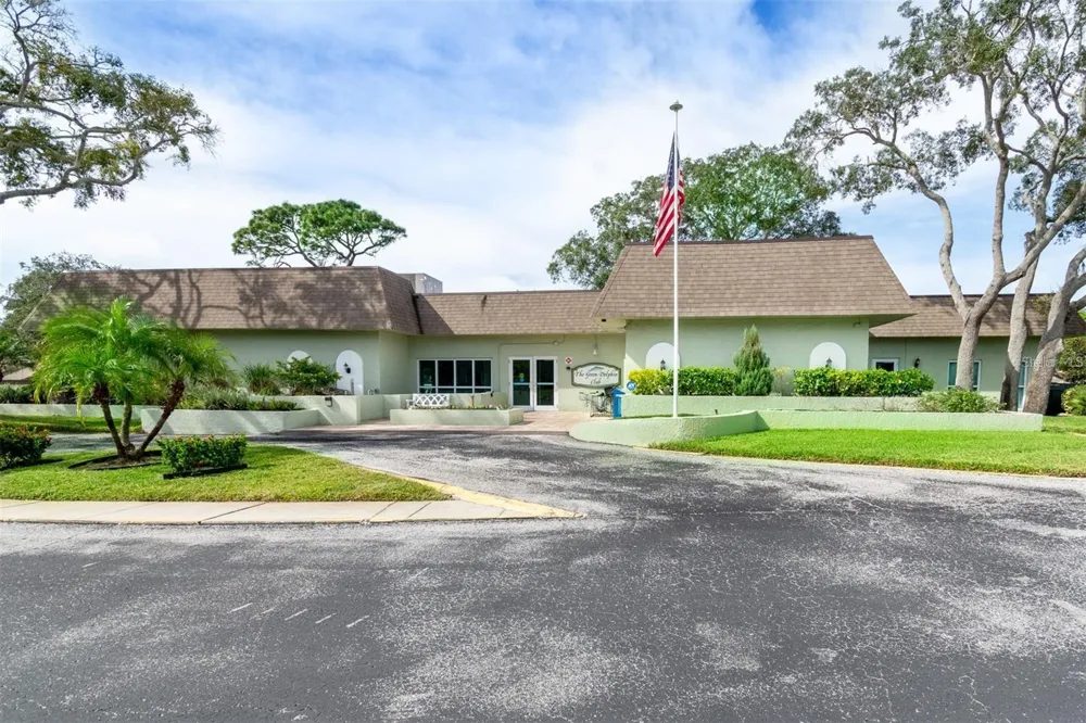 3207 GREEN DOLPHIN STREET Tarpon Springs, FL 34689