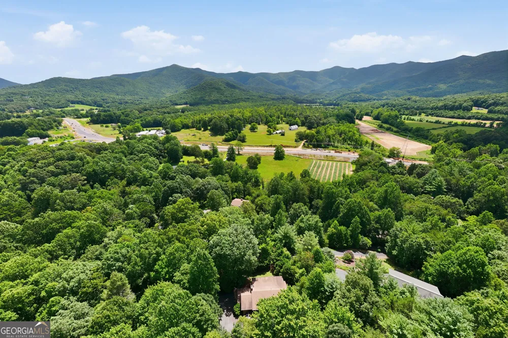 93 Jamie LN Blairsville, GA 30512