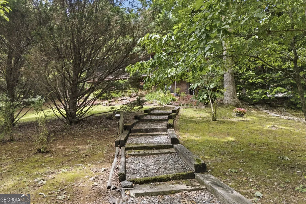 93 Jamie LN Blairsville, GA 30512