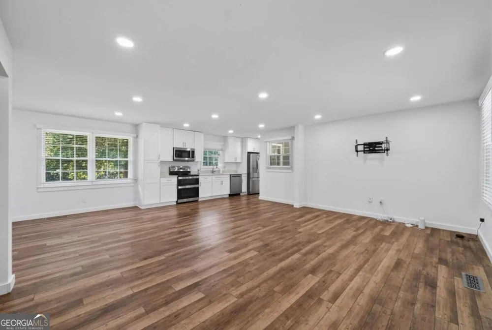 4619 Mountain View RD Oakwood, GA 30566