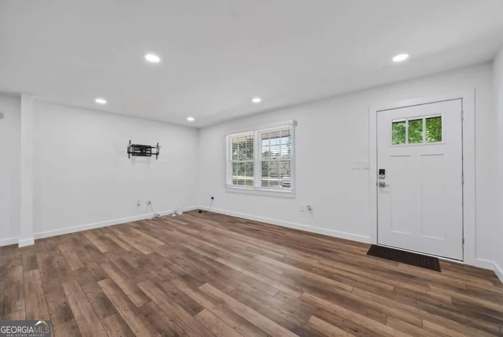 4619 Mountain View RD Oakwood, GA 30566