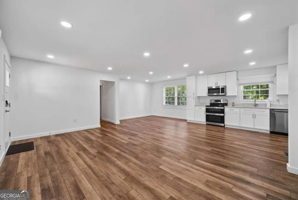 4619 Mountain View RD Oakwood, GA 30566