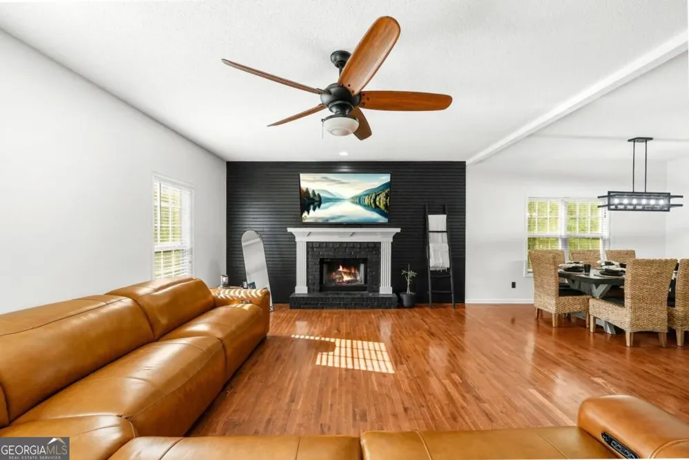 176 Oak Leaf DR Carrollton, GA 30116