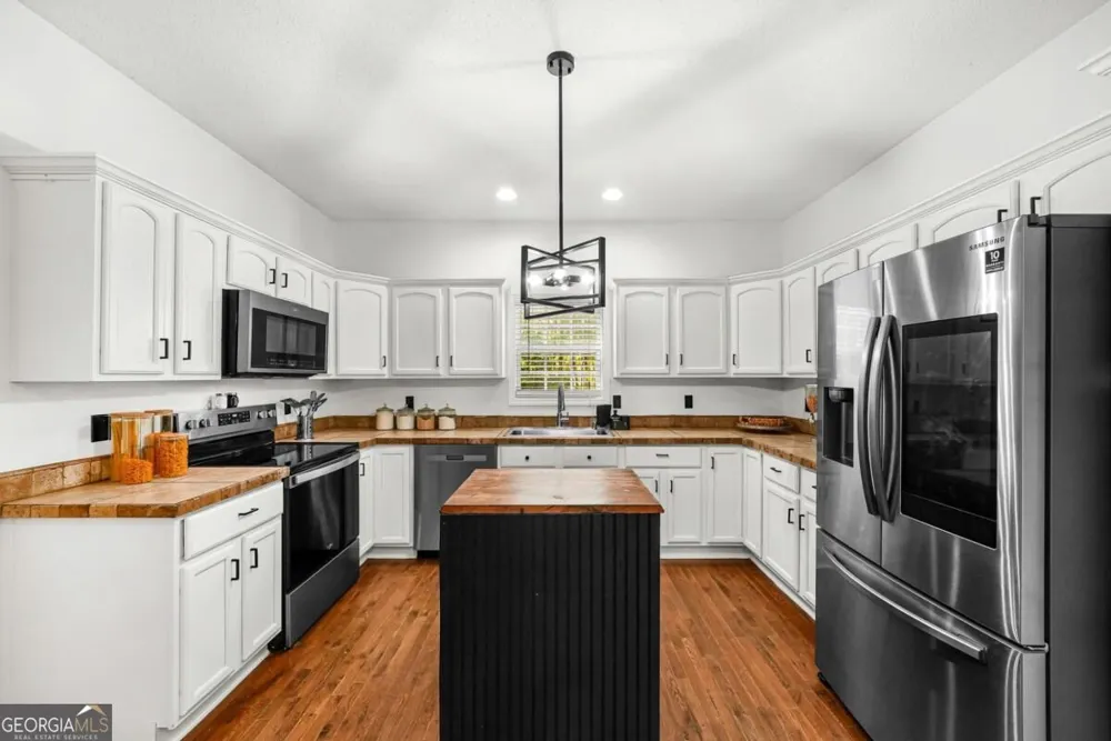 176 Oak Leaf DR Carrollton, GA 30116