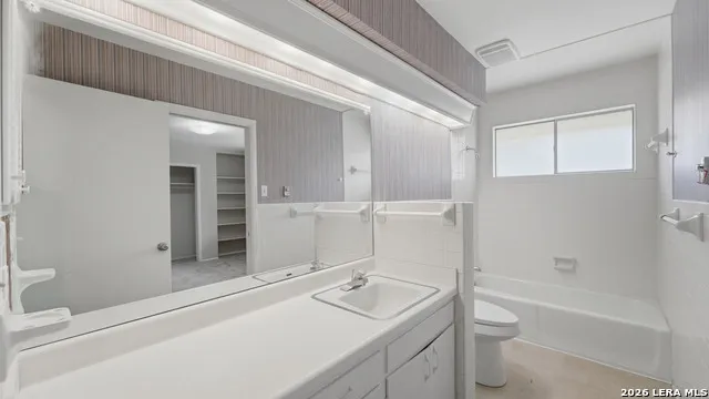 402 TIDECREST DR Windcrest, TX 78239