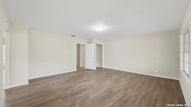 402 TIDECREST DR Windcrest, TX 78239