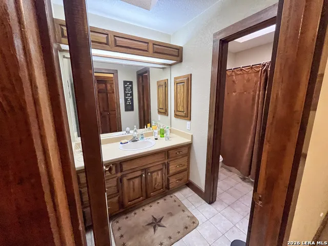 610 Hospital Floresville, TX 78114