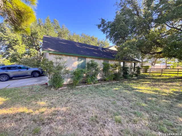 610 Hospital Floresville, TX 78114