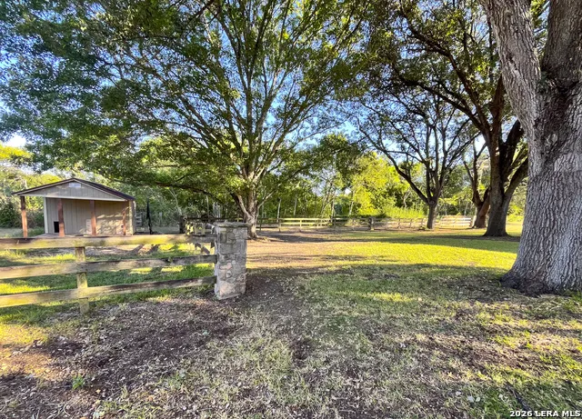610 Hospital Floresville, TX 78114