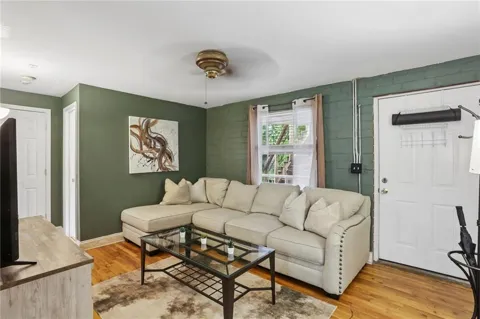24 Daniel Street #6