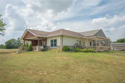 8708 Farm Road 2140