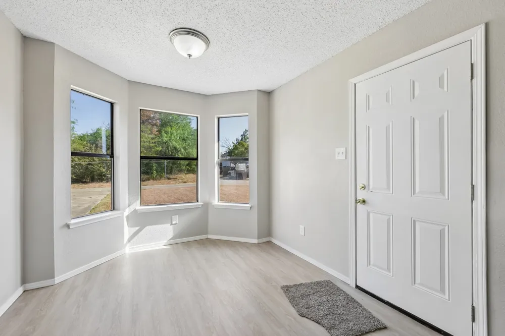 12627 Ridgeside Drive Balch Springs, TX 75180