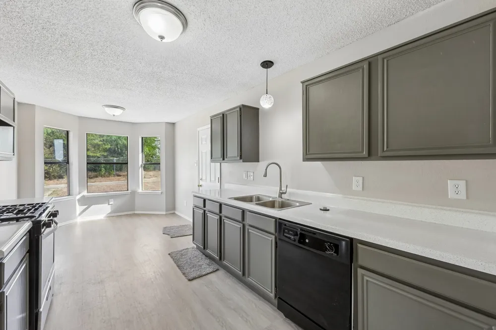 12627 Ridgeside Drive Balch Springs, TX 75180