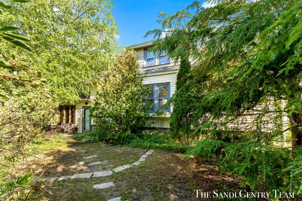 717 E Ludington Avenue Ludington, MI 49431