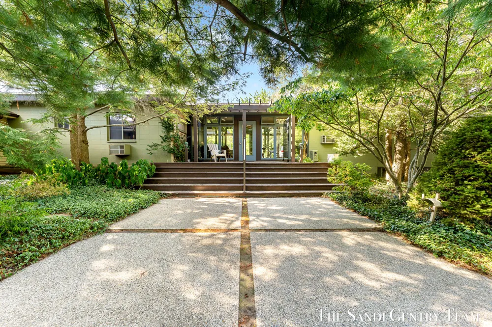 717 E Ludington Avenue Ludington, MI 49431