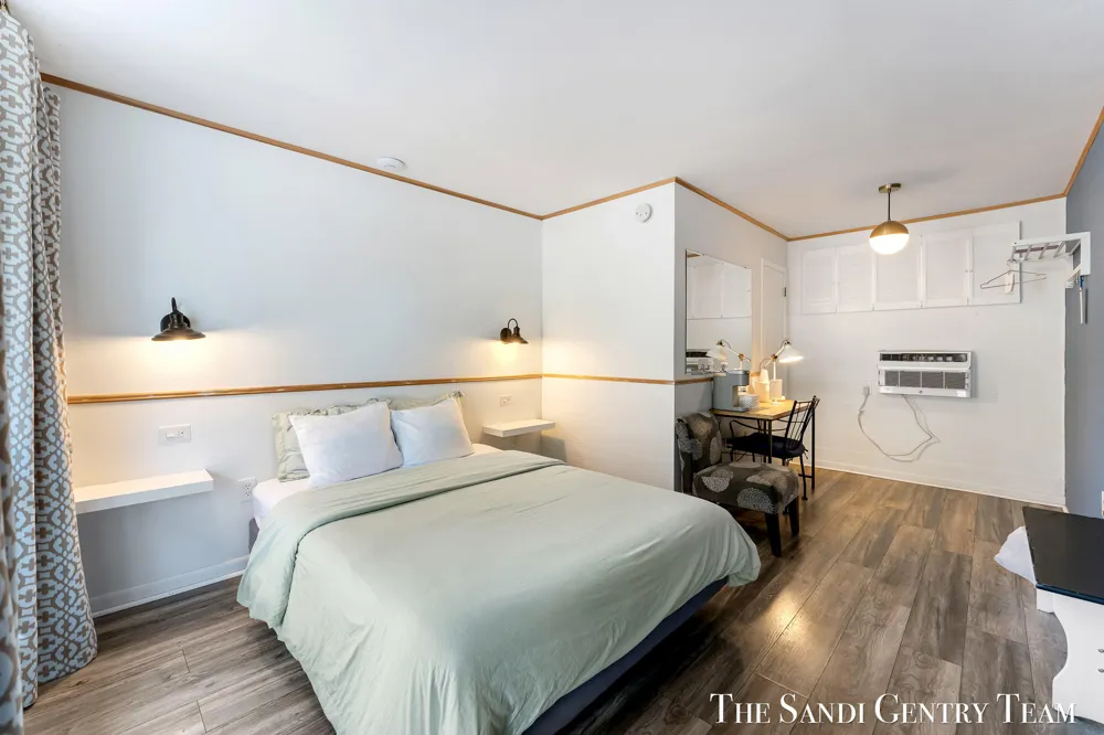 717 E Ludington Avenue Ludington, MI 49431