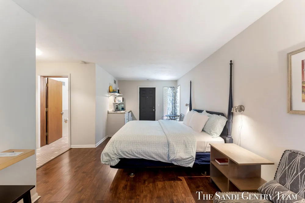 717 E Ludington Avenue Ludington, MI 49431