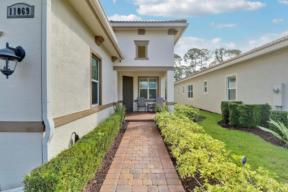 11069 SW Visconti Way Port St. Lucie, FL 34986