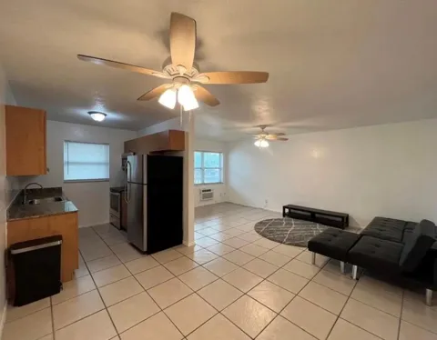 701 SE 15TH STREET #8